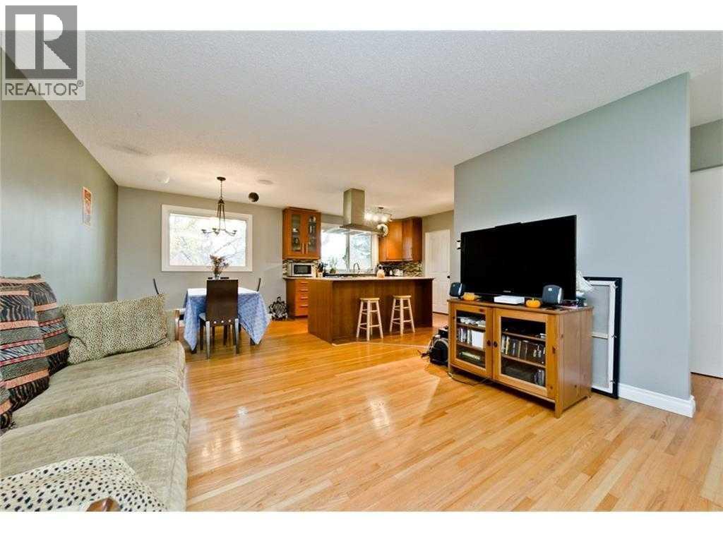 81 Westminster Drive Sw, Calgary, Alberta  T3C 2T2 - Photo 8 - A2286445