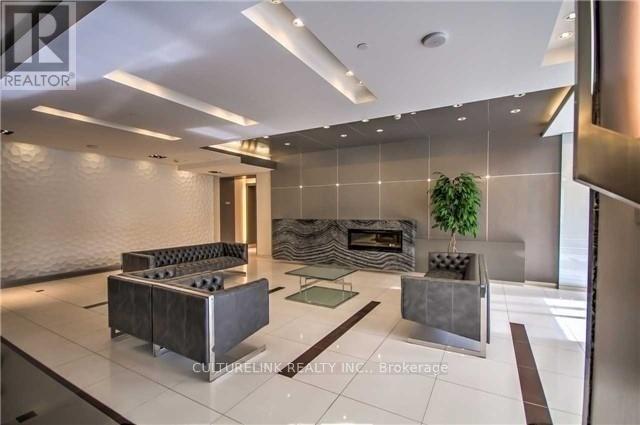 703 - 7165 Yonge Street, Markham, Ontario  L3T 0C9 - Photo 3 - N12788860