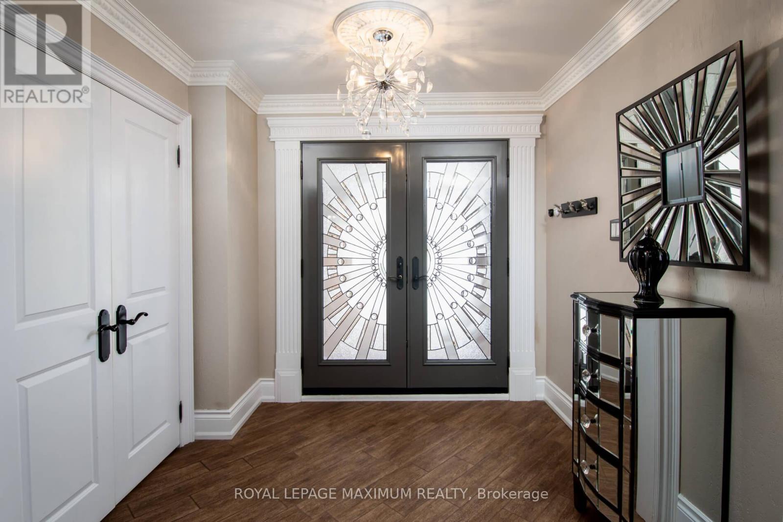 61 Gas Light Crescent, Vaughan, Ontario  L4L 8E8 - Photo 4 - N12788886