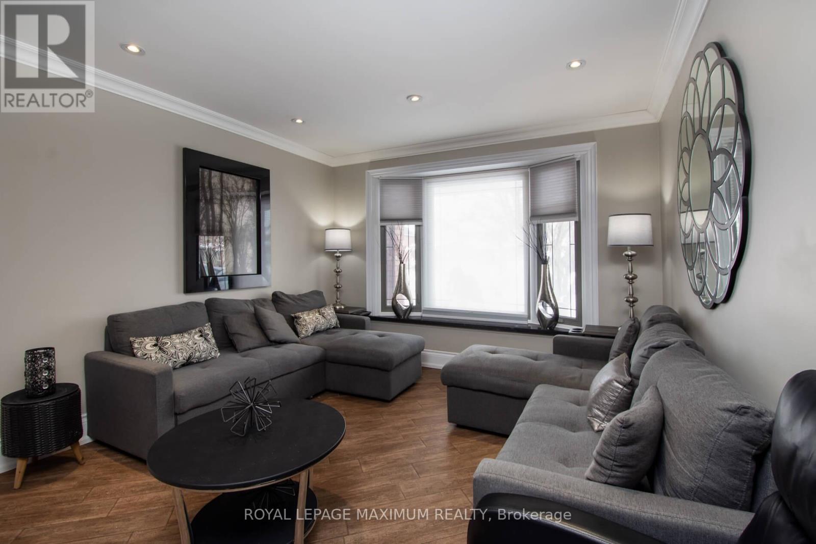 61 Gas Light Crescent, Vaughan, Ontario  L4L 8E8 - Photo 9 - N12788886