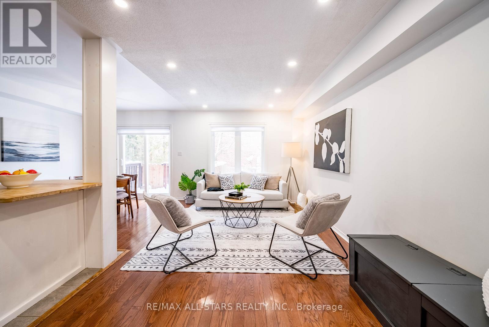 84 Willoway, Whitchurch-Stouffville, Ontario  L4A 1K6 - Photo 10 - N12788902