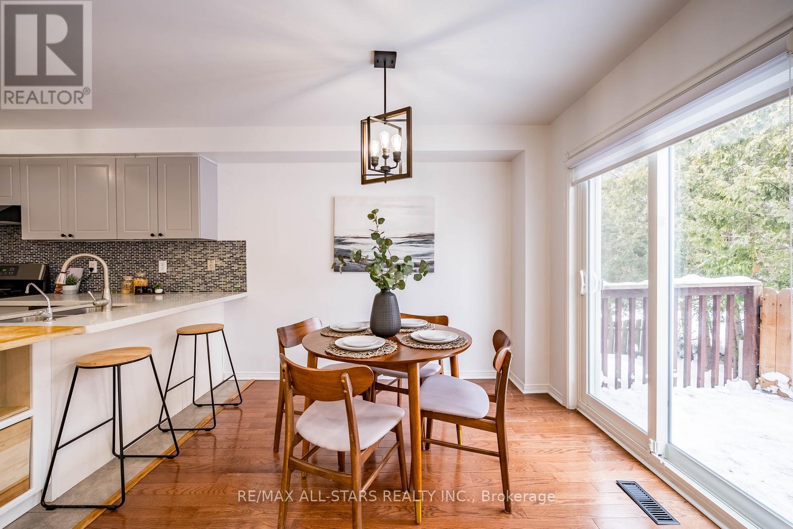 84 Willoway, Whitchurch-Stouffville, Ontario  L4A 1K6 - Photo 12 - N12788902