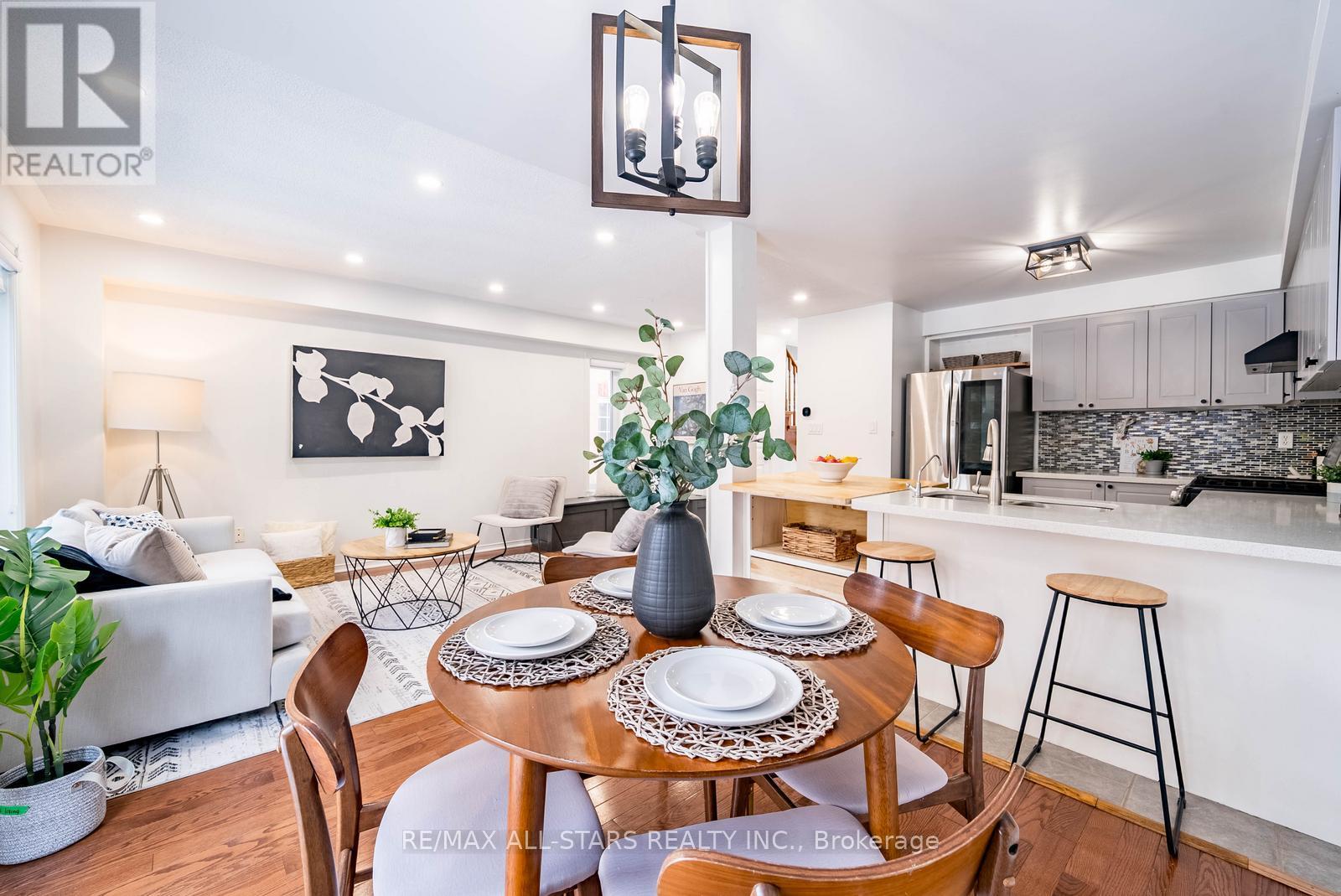 84 Willoway, Whitchurch-Stouffville, Ontario  L4A 1K6 - Photo 14 - N12788902