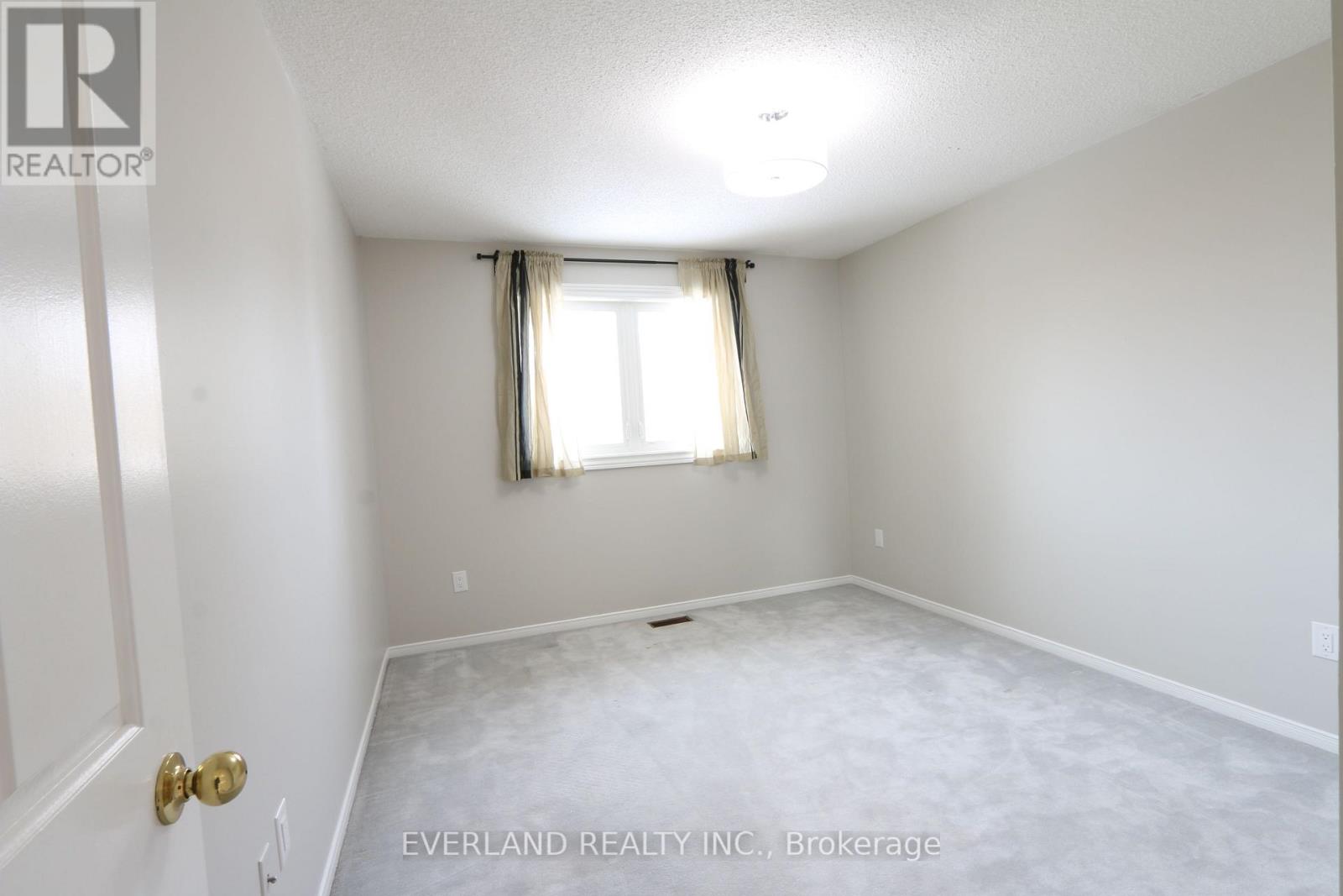 Upper - 212 Austin Drive, Markham, Ontario  L3R 6M6 - Photo 13 - N12781820
