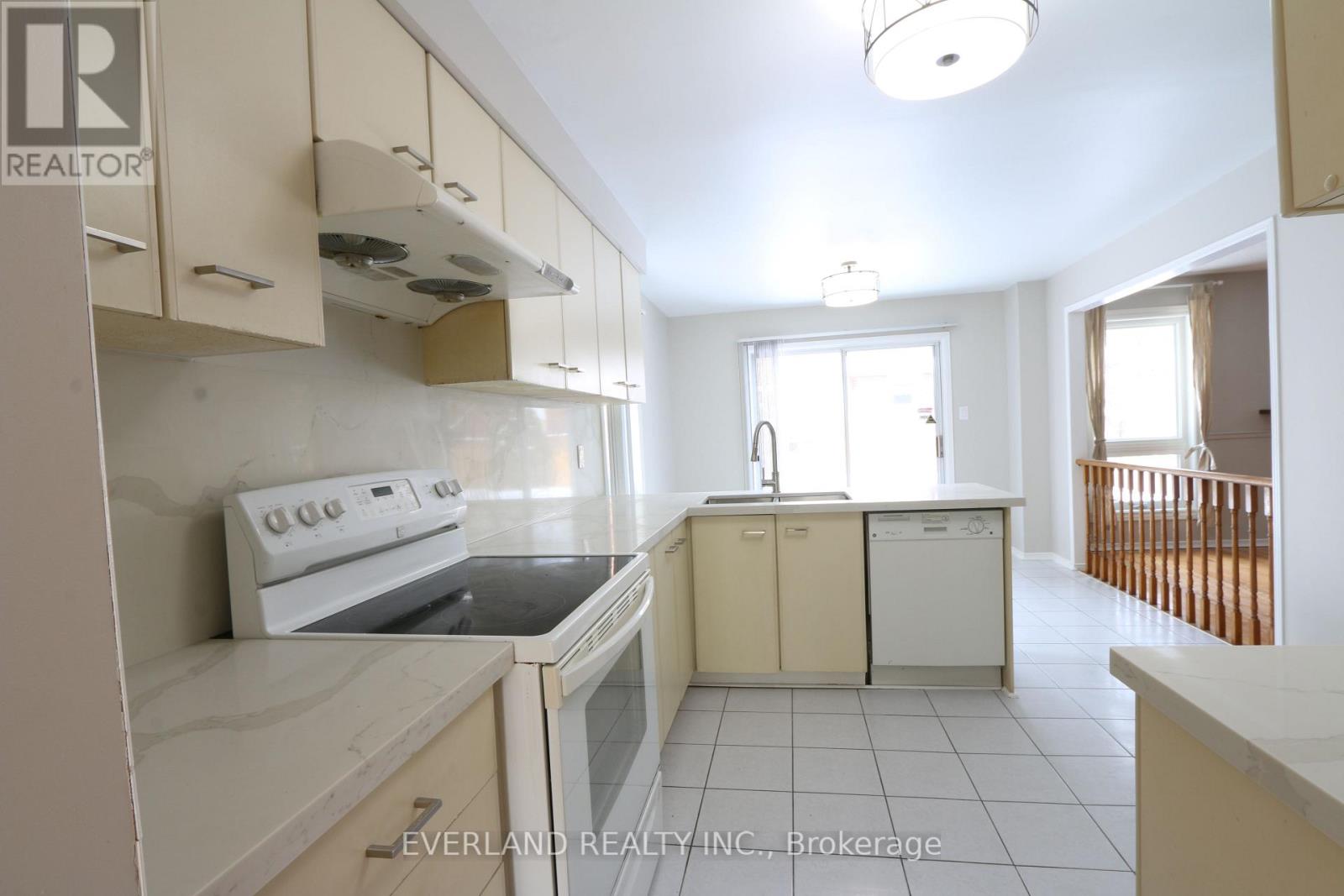 Upper - 212 Austin Drive, Markham, Ontario  L3R 6M6 - Photo 23 - N12781820