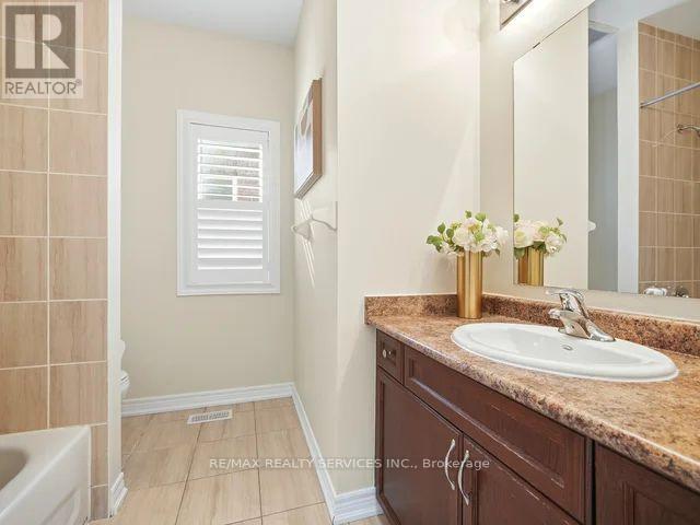 61 Vezna Crescent, Brampton, Ontario  L6X 5K5 - Photo 28 - W12785504