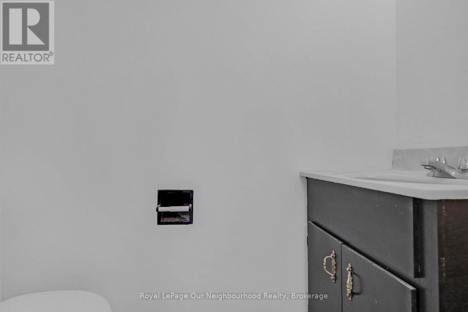 Lower Level - 1224 King Street W, Toronto, Ontario  M6K 1G4 - Photo 16 - W12788852