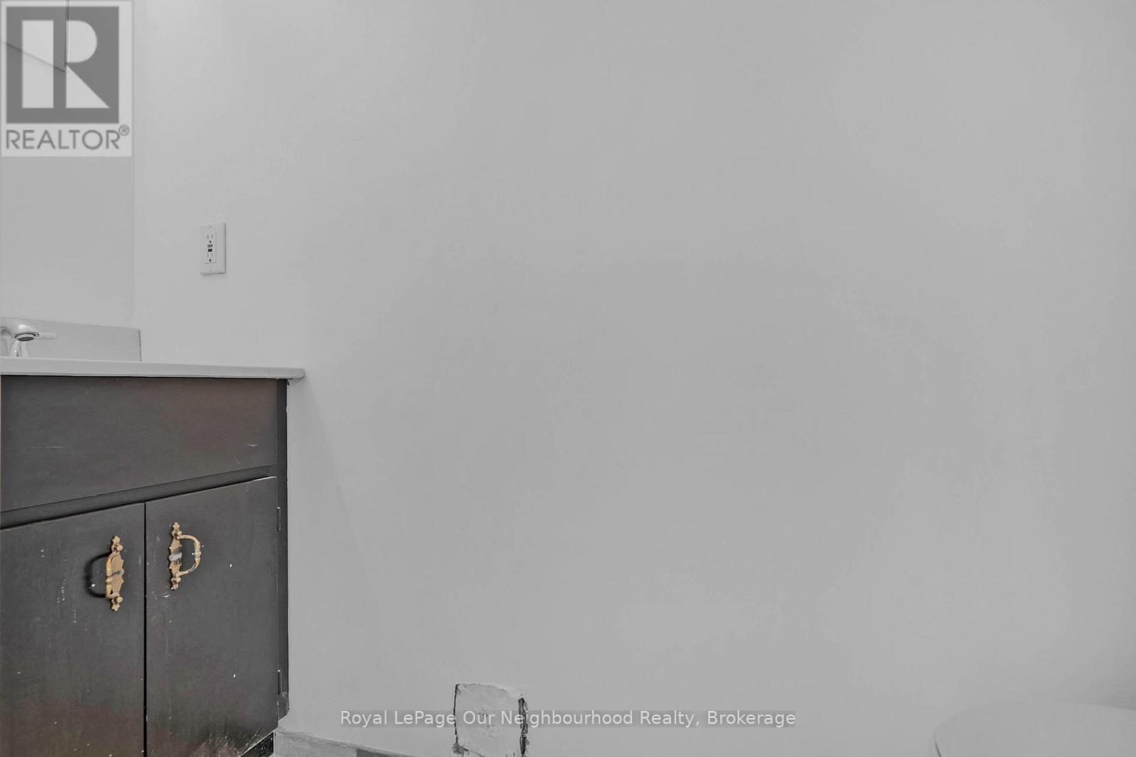 Lower Level - 1224 King Street W, Toronto, Ontario  M6K 1G4 - Photo 17 - W12788852