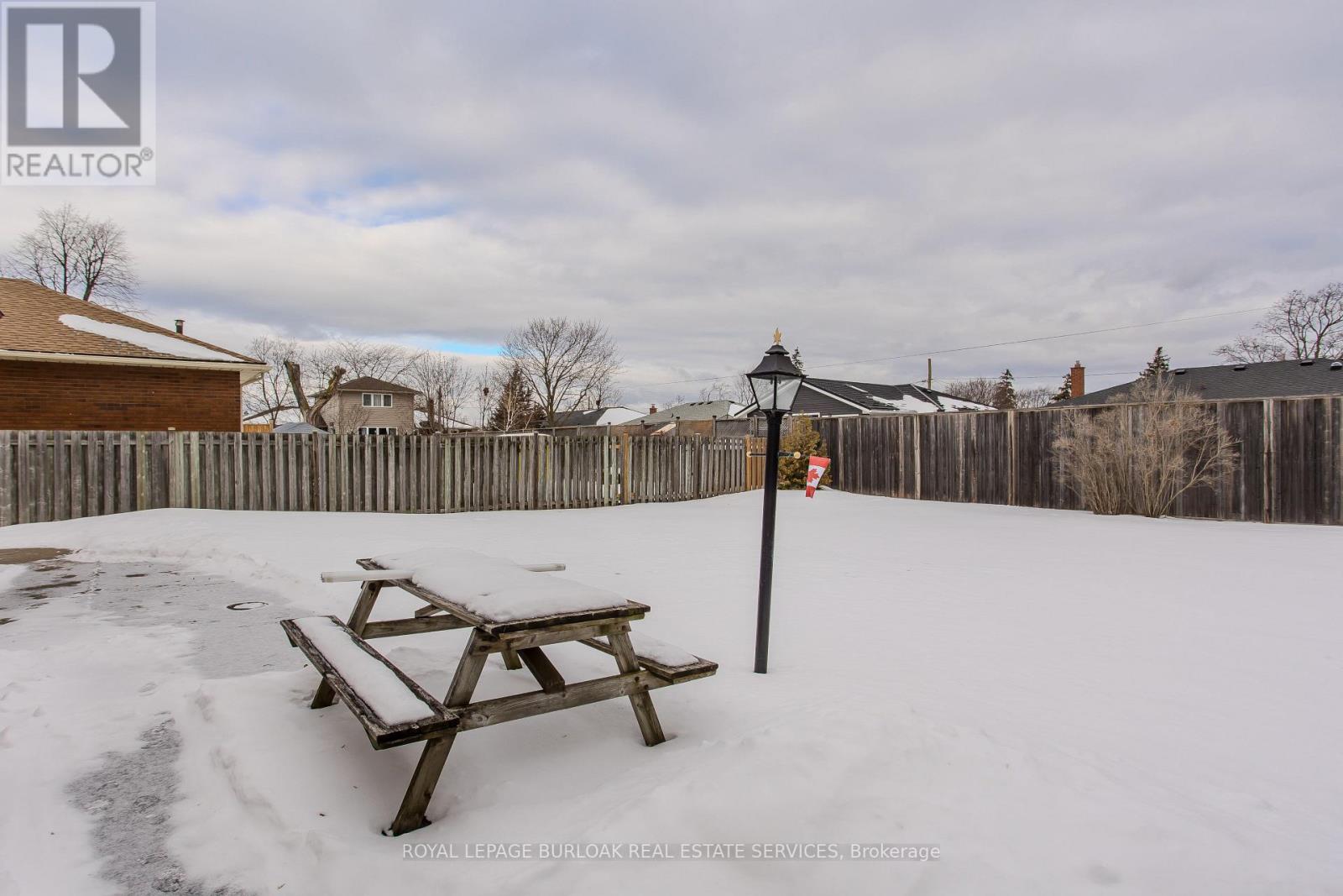 4 Cherry Avenue, Grimsby, Ontario  L3M 2G9 - Photo 11 - X12788866