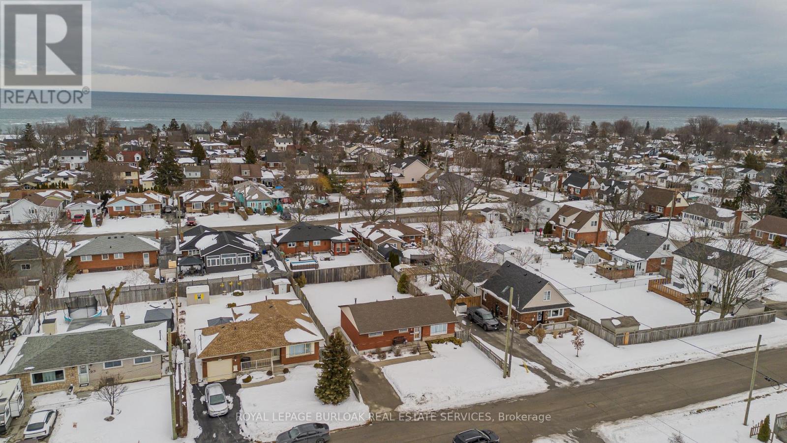 4 Cherry Avenue, Grimsby, Ontario  L3M 2G9 - Photo 2 - X12788866