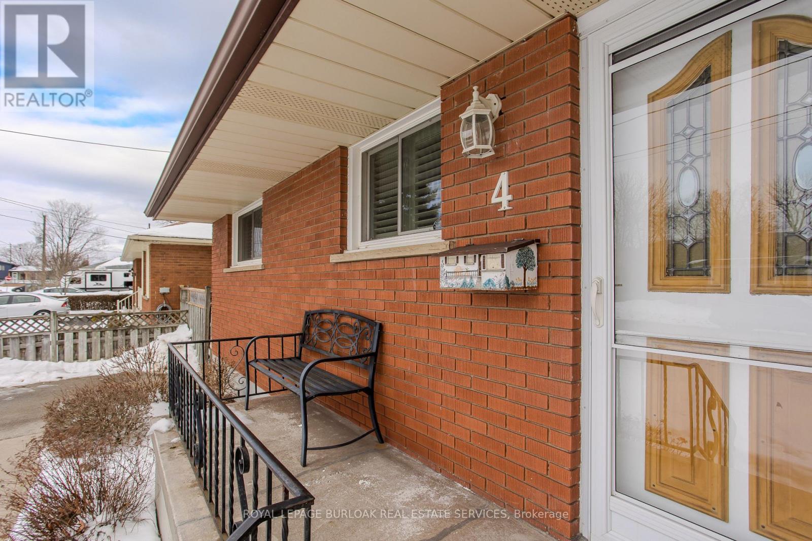 4 Cherry Avenue, Grimsby, Ontario  L3M 2G9 - Photo 6 - X12788866