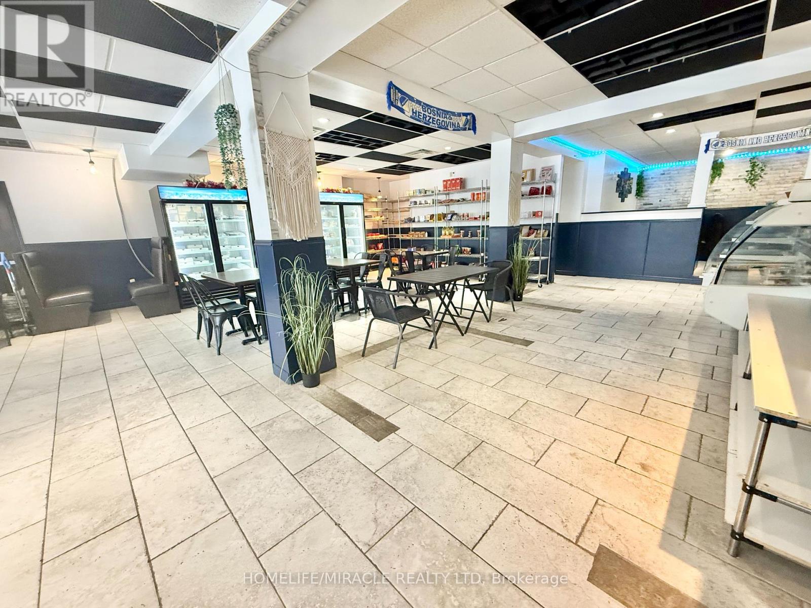 Lower Rear Unit - 500 Norwich Avenue, Woodstock (Woodstock - South), Ontario  N4S 3W5 - Photo 2 - X12788894