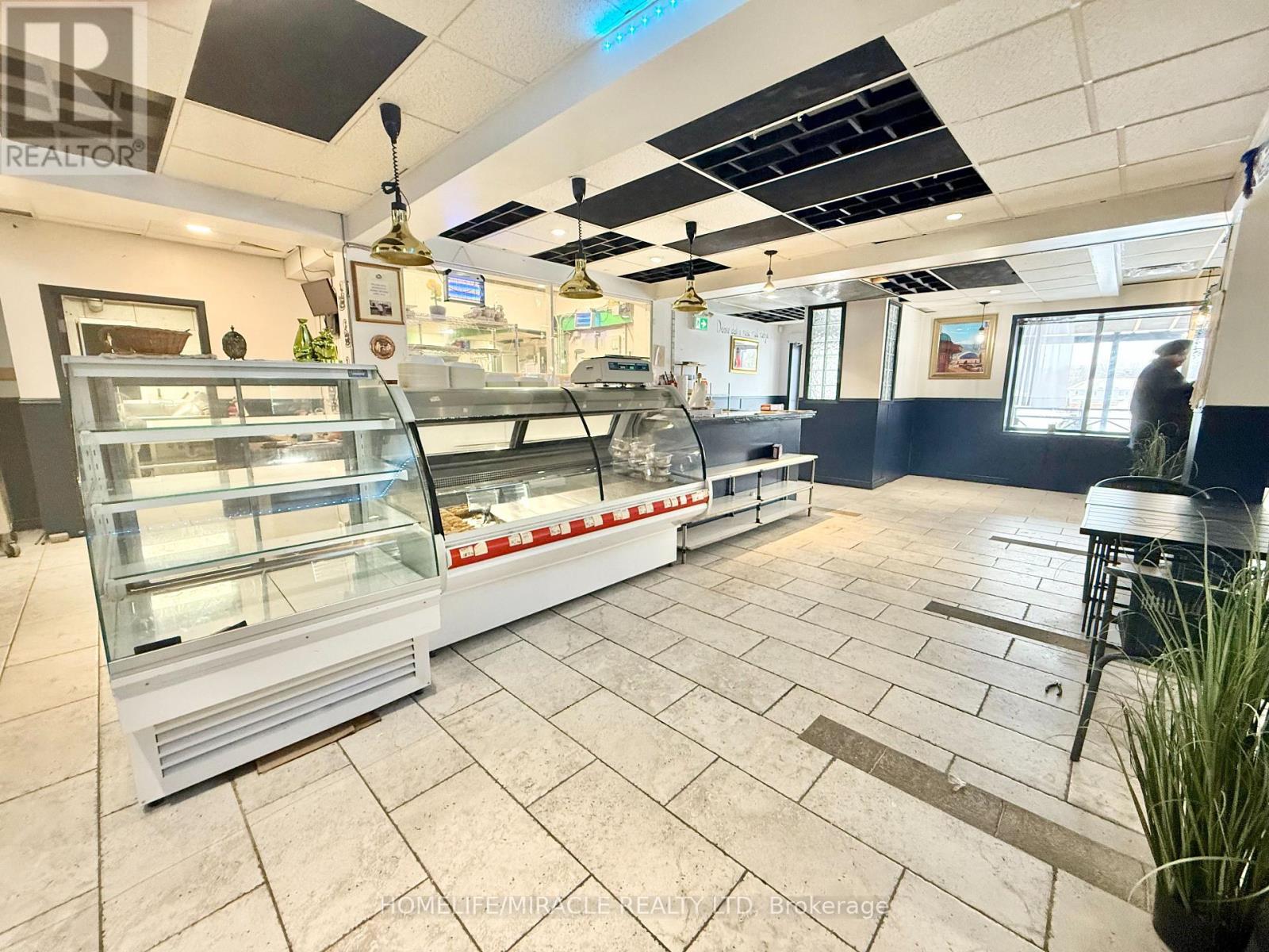 Lower Rear Unit - 500 Norwich Avenue, Woodstock (Woodstock - South), Ontario  N4S 3W5 - Photo 6 - X12788894