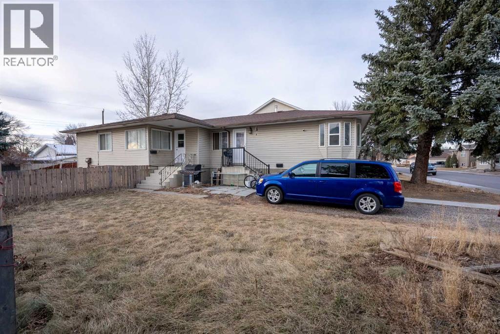 1022 & 1024 8 Street N, Lethbridge, Alberta  T1H 1Z4 - Photo 4 - A2286408