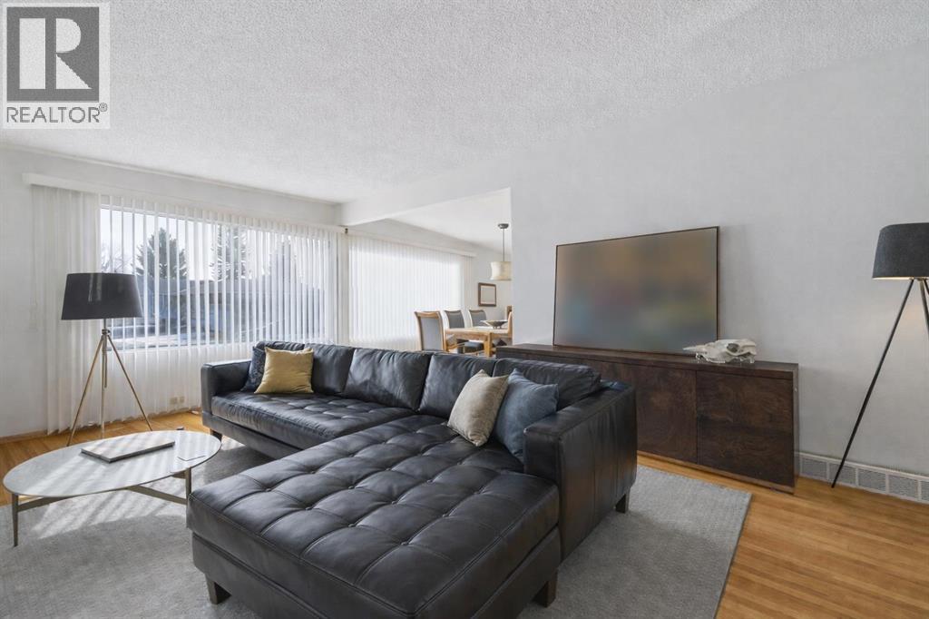 10712 Mapleshire Crescent Se, Calgary, Alberta  T2J 1Y9 - Photo 3 - A2286363