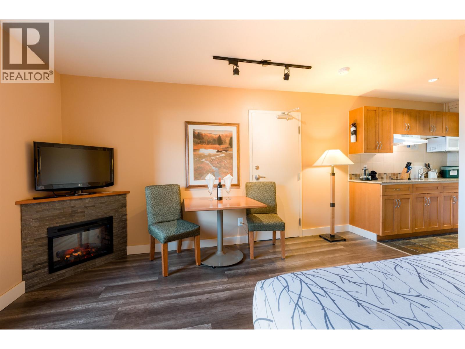 101 1490 Highway 99, Pemberton, British Columbia  V0N 2L1 - Photo 3 - R3089970