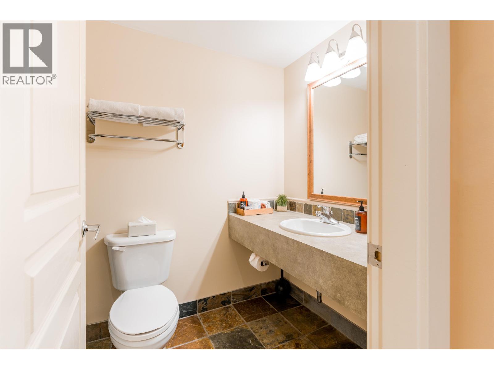 101 1490 Highway 99, Pemberton, British Columbia  V0N 2L1 - Photo 8 - R3089970