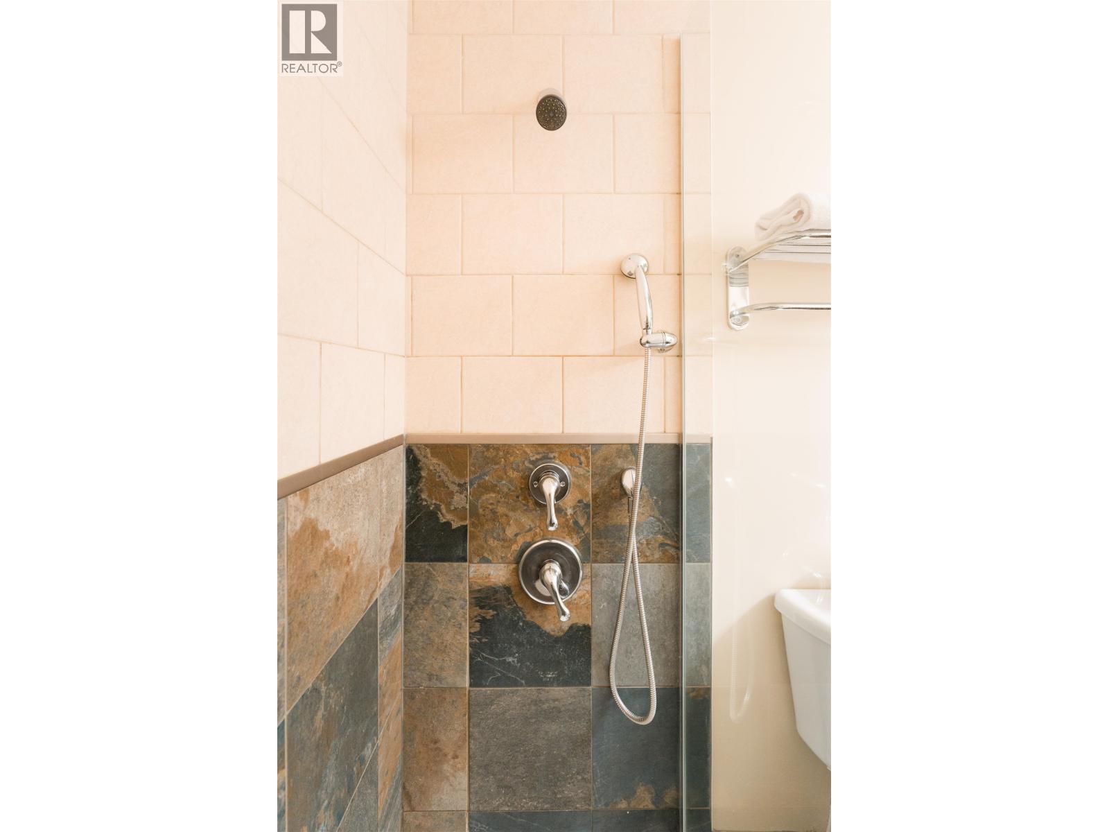 101 1490 Highway 99, Pemberton, British Columbia  V0N 2L1 - Photo 9 - R3089970