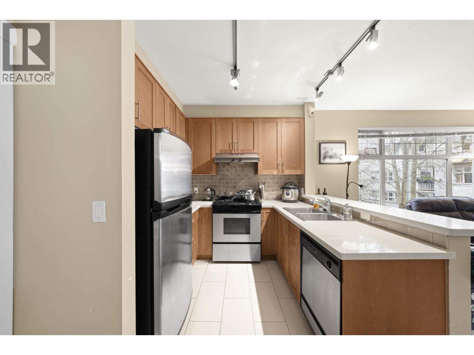 218 2083 W 33 Road, Vancouver, British Columbia  V6M 4M6 - Photo 8 - R3090000