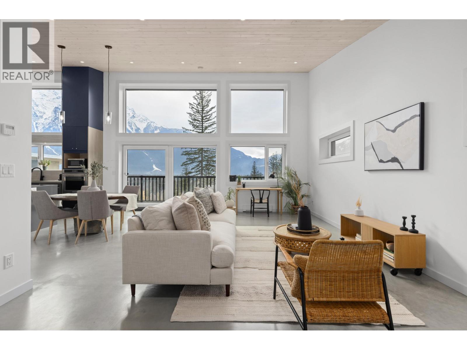 7666 Cerulean Drive, Pemberton, British Columbia  V0N 2L3 - Photo 9 - R3089982