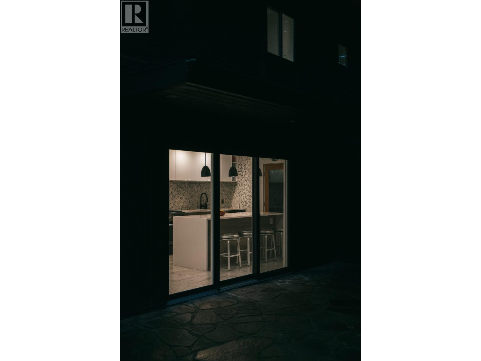 328 Monteray Avenue, North Vancouver, British Columbia  V7N 3E6 - Photo 28 - R3089985