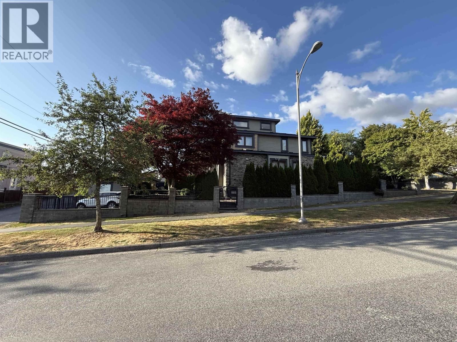 7689 Jasper Crescent, Vancouver, British Columbia  V5P 3S7 - Photo 3 - R3090001