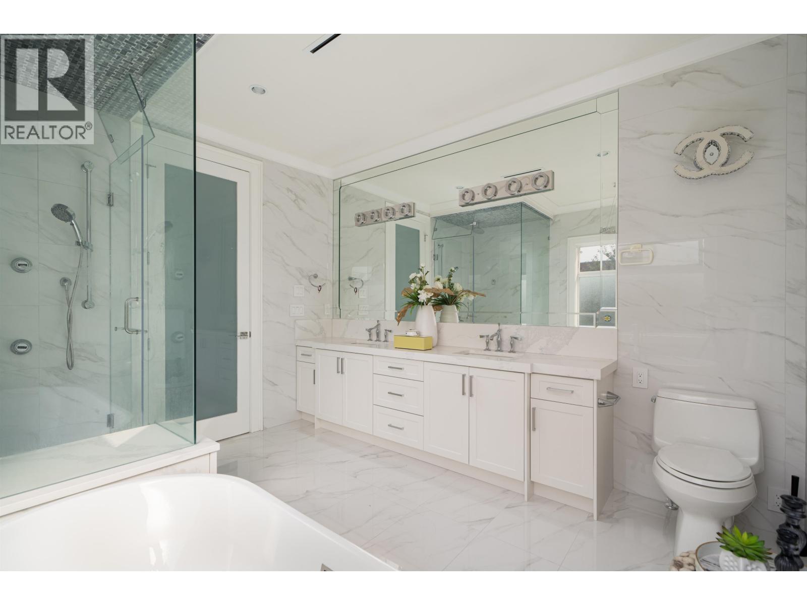 Listing Picture 22 of 38 : 4668 MAHOOD DRIVE, Richmond / 烈治文 - 魯藝地產 Yvonne Lu Group - MLS Medallion Club Member