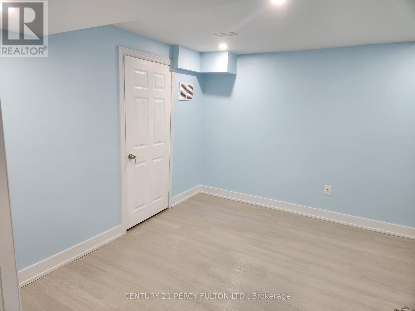 1056 Suddard Avenue, Oshawa, Ontario  L1L 0V5 - Photo 2 - E12788920