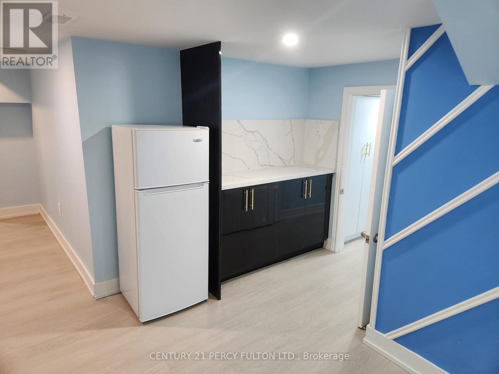 1056 Suddard Avenue, Oshawa, Ontario  L1L 0V5 - Photo 4 - E12788920