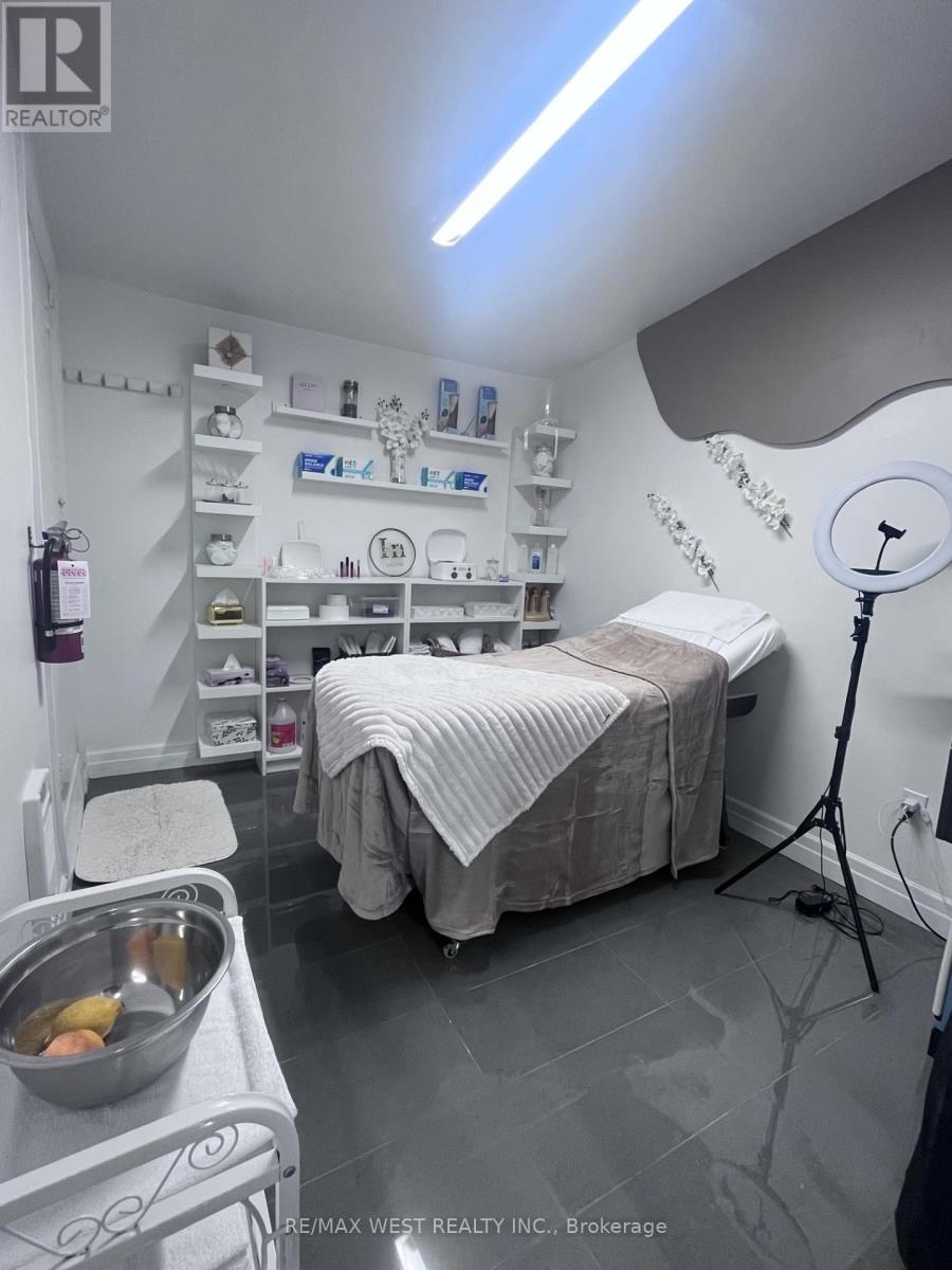 Unknown Address, ,    - Photo 4 - N12788916