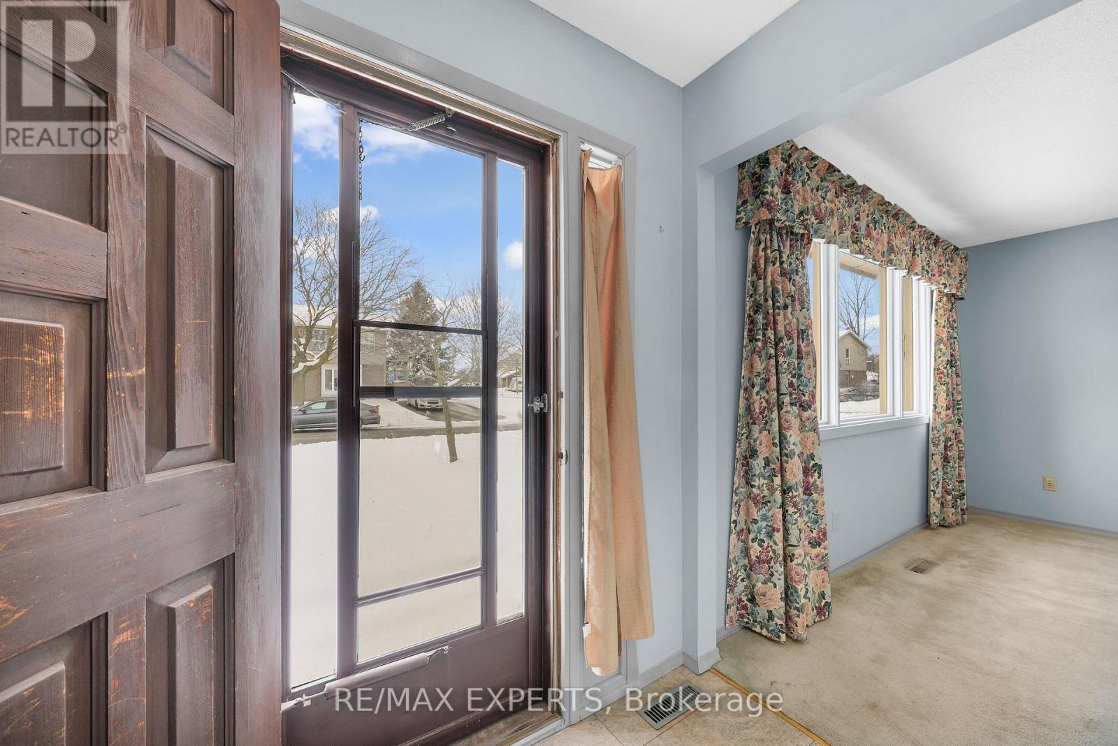 3 Milne Street, New Tecumseth, Ontario  L4N 7J1 - Photo 5 - N12788922