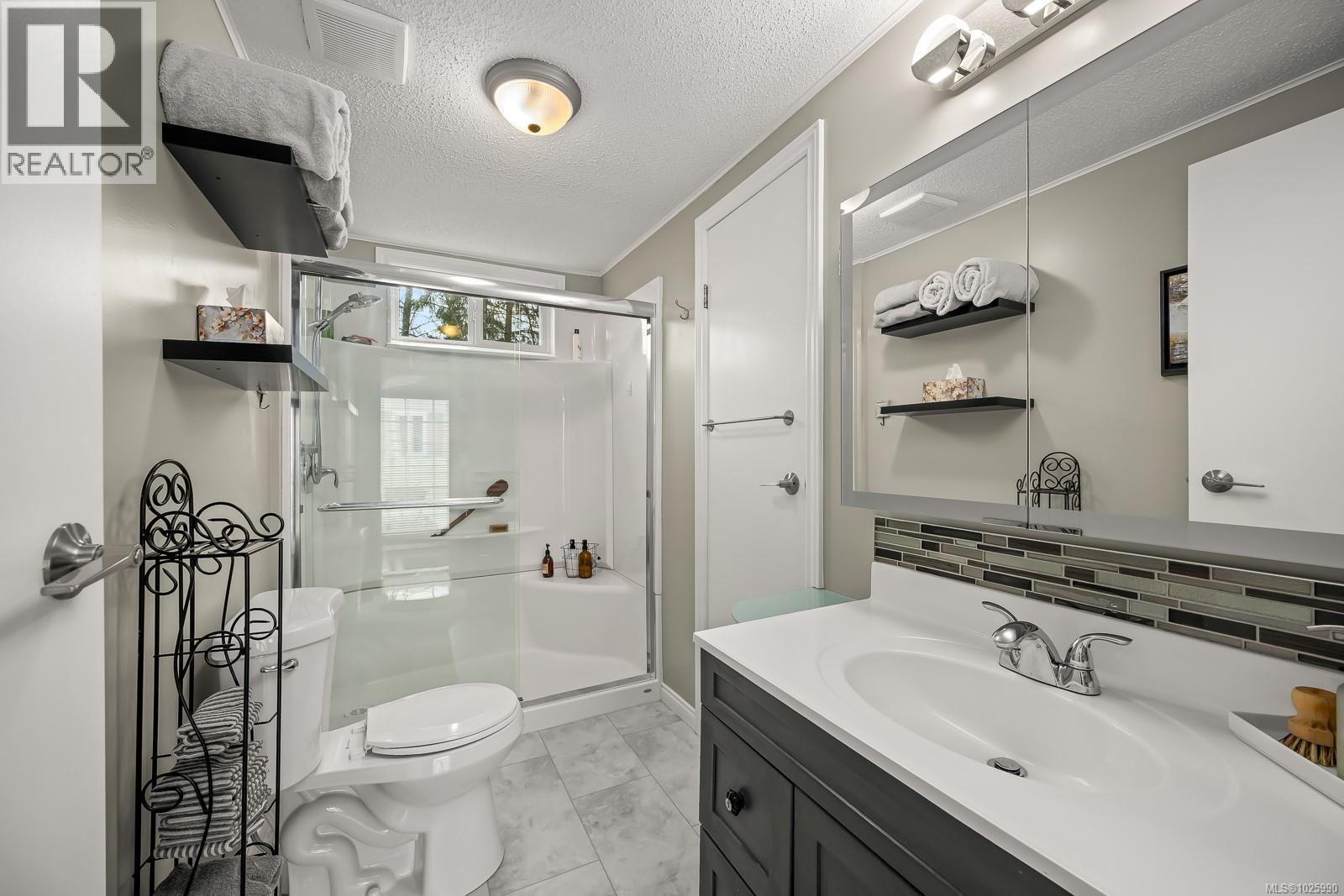 16 2140 20th St, Courtenay, British Columbia  V9N 2G6 - Photo 8 - 1025990