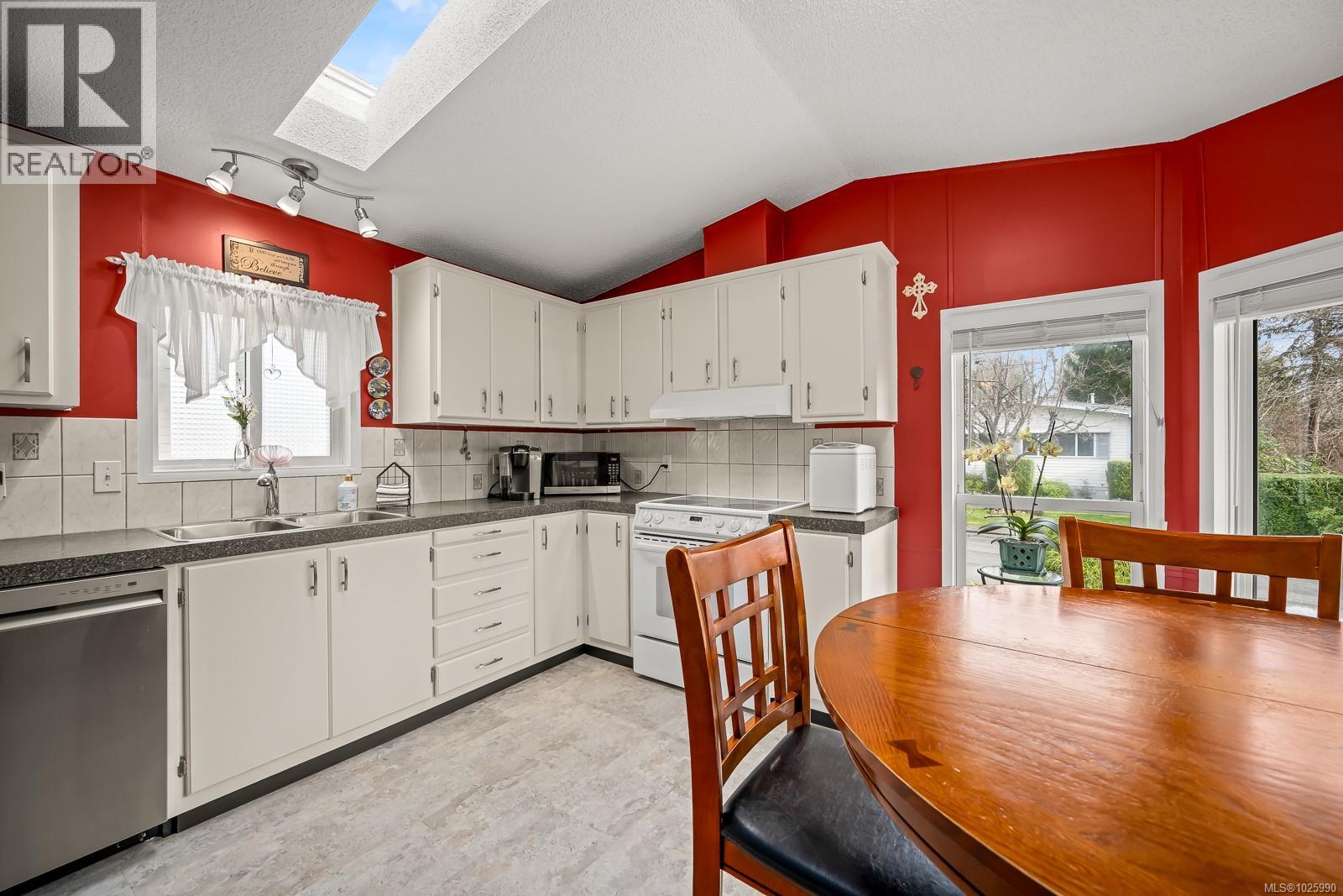 16 2140 20th St, Courtenay, British Columbia  V9N 2G6 - Photo 46 - 1025990