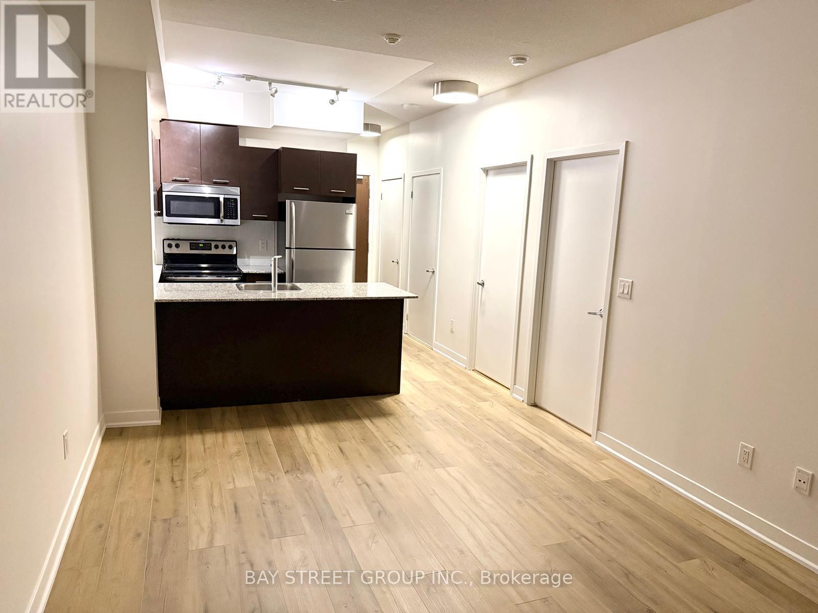 1610 - 360 Square One Drive, Mississauga, Ontario  L5B 0G7 - Photo 14 - W12788930