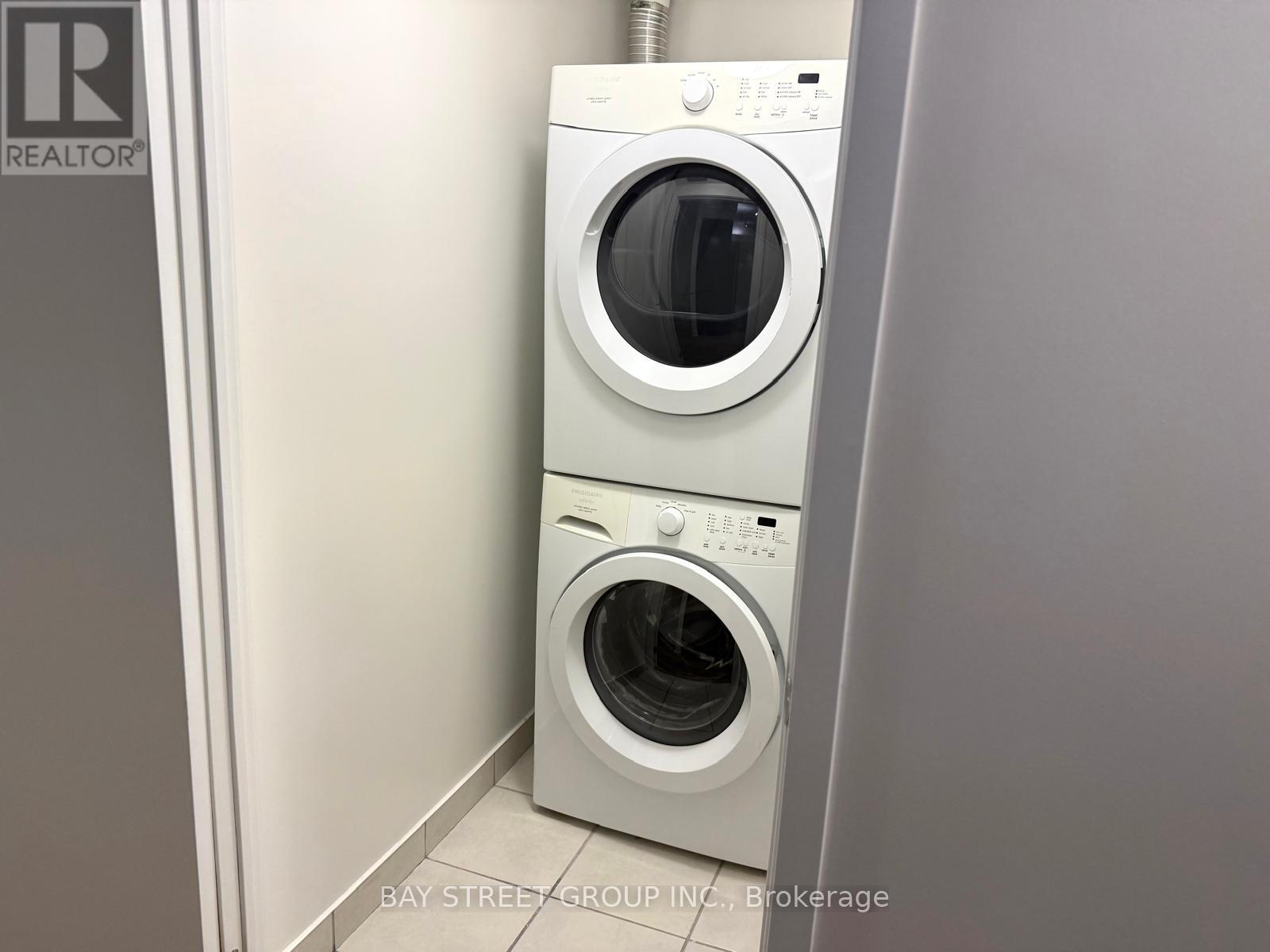 1610 - 360 Square One Drive, Mississauga, Ontario  L5B 0G7 - Photo 21 - W12788930