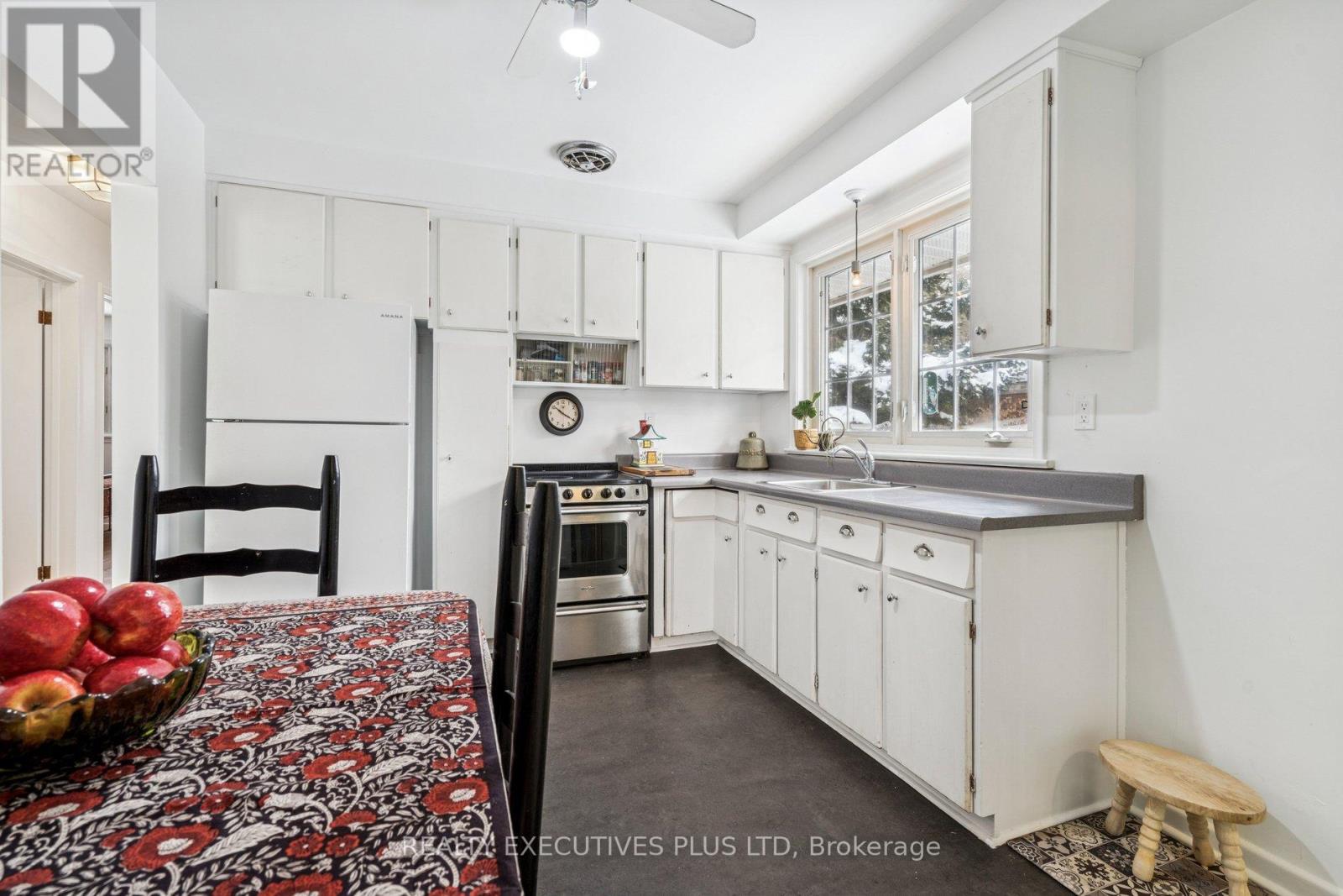 124 Applefield Drive, Toronto, Ontario  M1P 3Y2 - Photo 16 - E12747230