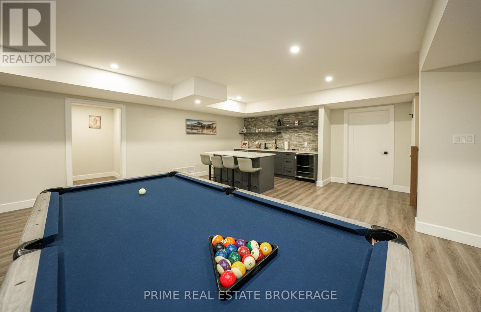 10224 Lakeview Avenue, Lambton Shores, Ontario  N0M 1T0 - Photo 19 - X12788948