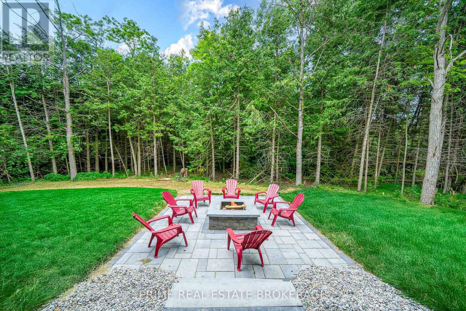 10224 Lakeview Avenue, Lambton Shores, Ontario  N0M 1T0 - Photo 25 - X12788948