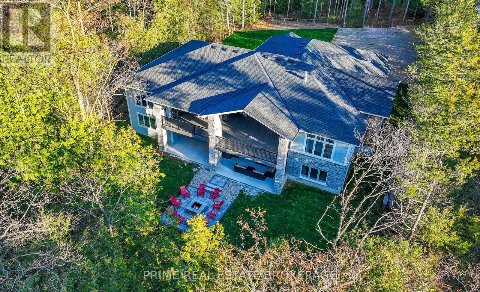 10224 Lakeview Avenue, Lambton Shores, Ontario  N0M 1T0 - Photo 27 - X12788948