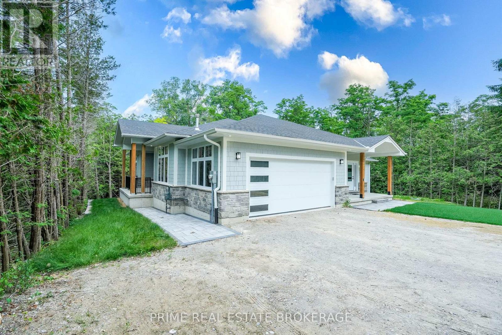 10224 Lakeview Avenue, Lambton Shores, Ontario  N0M 1T0 - Photo 29 - X12788948