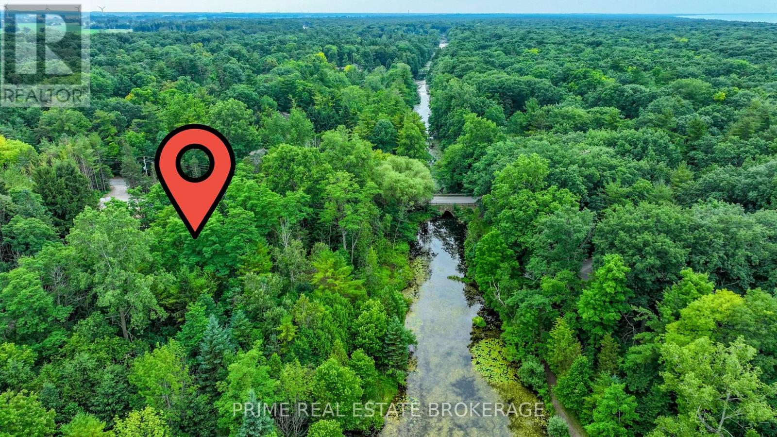 10224 Lakeview Avenue, Lambton Shores, Ontario  N0M 1T0 - Photo 3 - X12788948