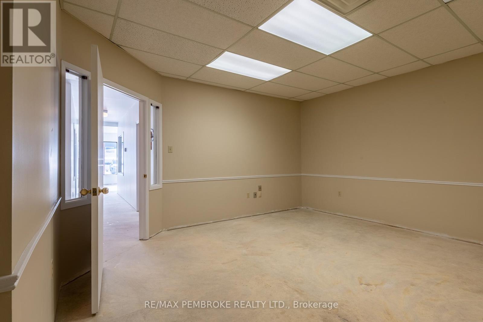 3 - 595 Pembroke Street E, Pembroke, Ontario  K8A 3L7 - Photo 22 - X12788932