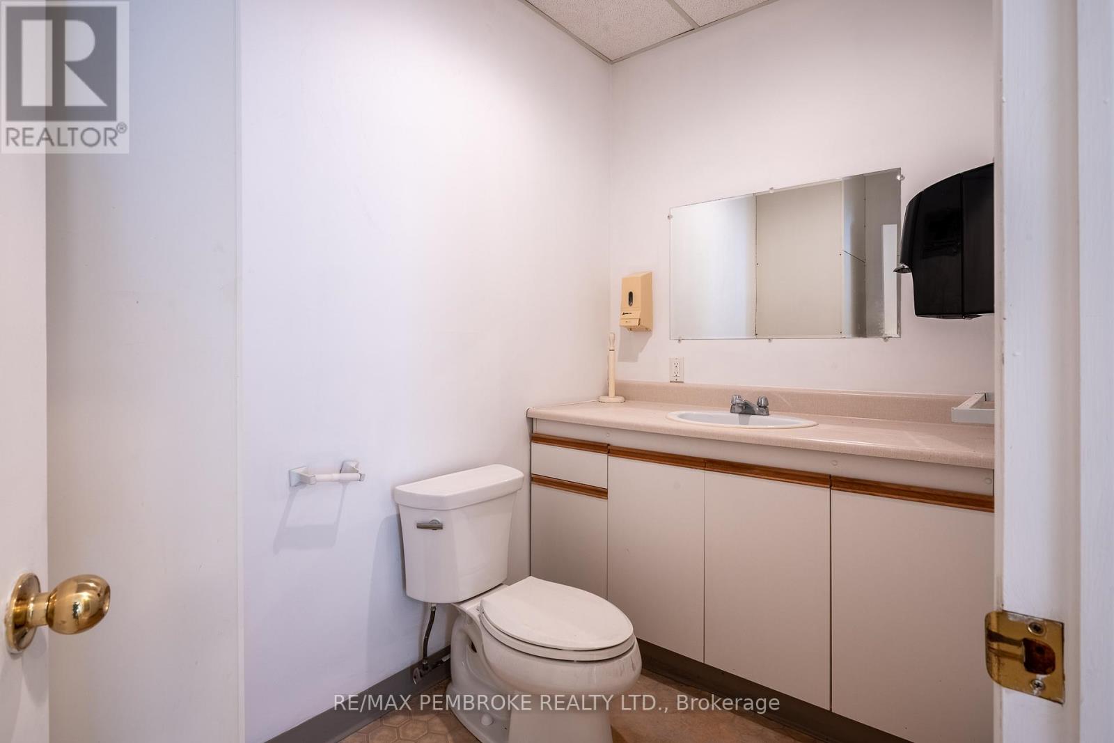 3 - 595 Pembroke Street E, Pembroke, Ontario  K8A 3L7 - Photo 23 - X12788932