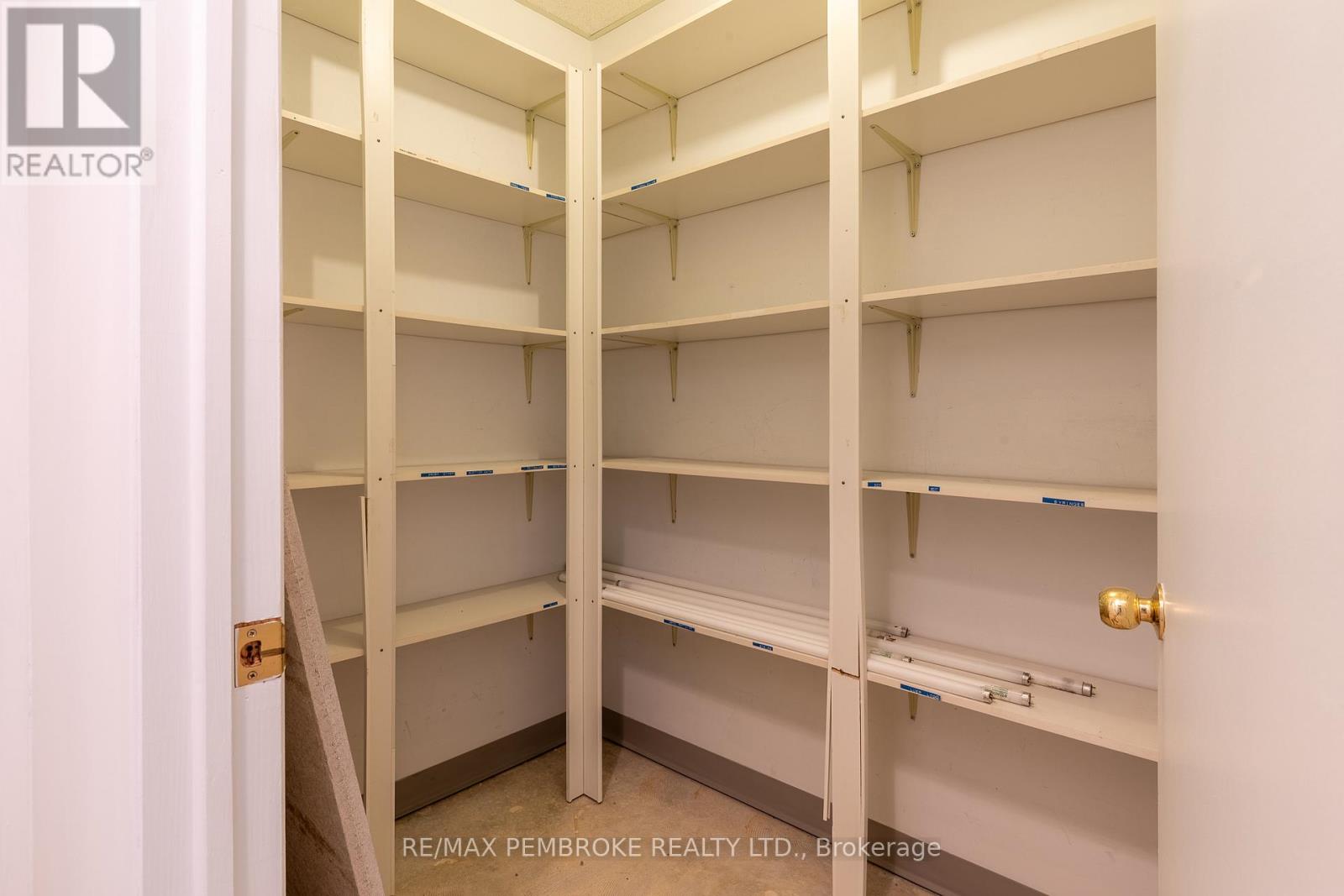 3 - 595 Pembroke Street E, Pembroke, Ontario  K8A 3L7 - Photo 25 - X12788932