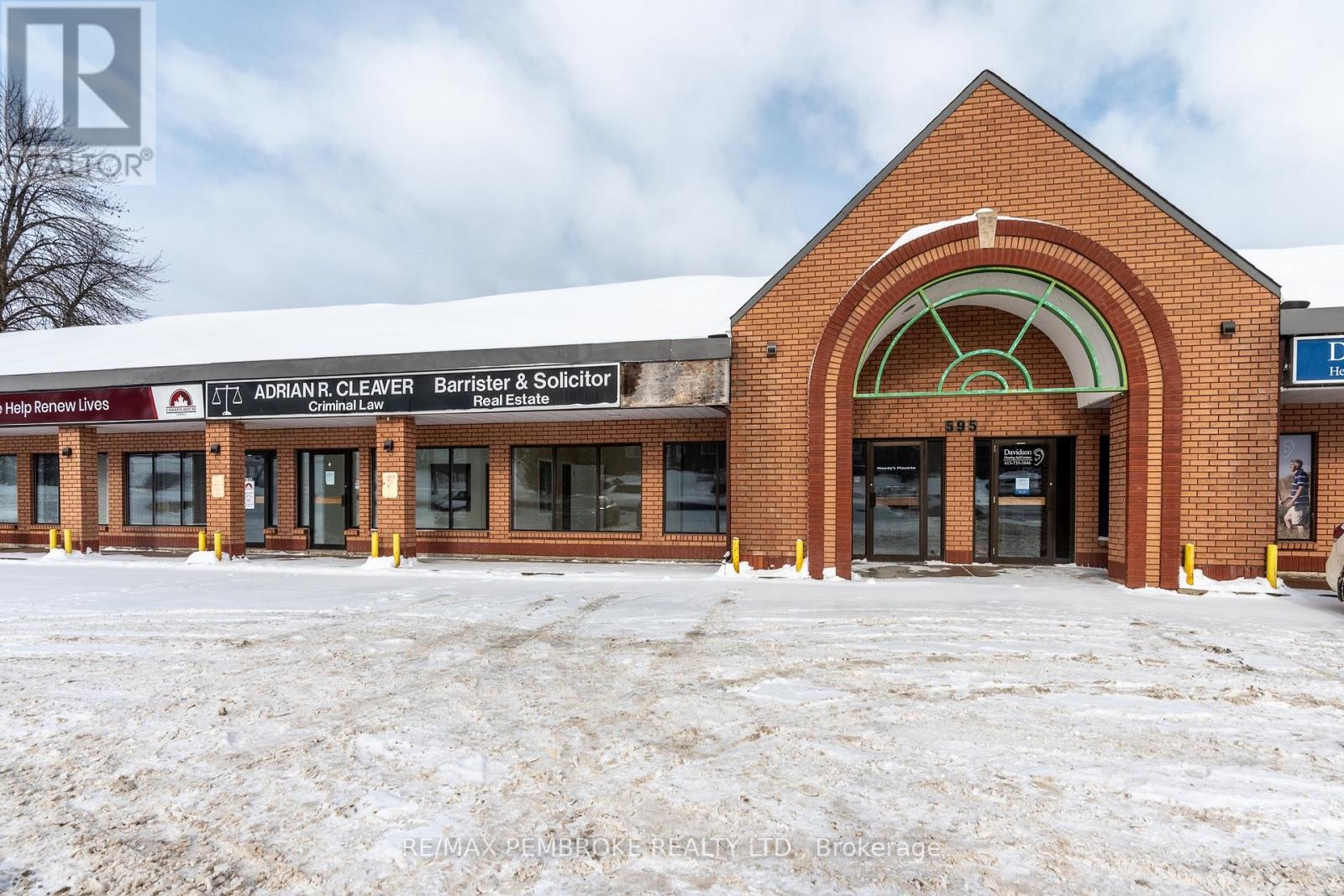 4 - 595 PEMBROKE STREET E, Pembroke, Ontario