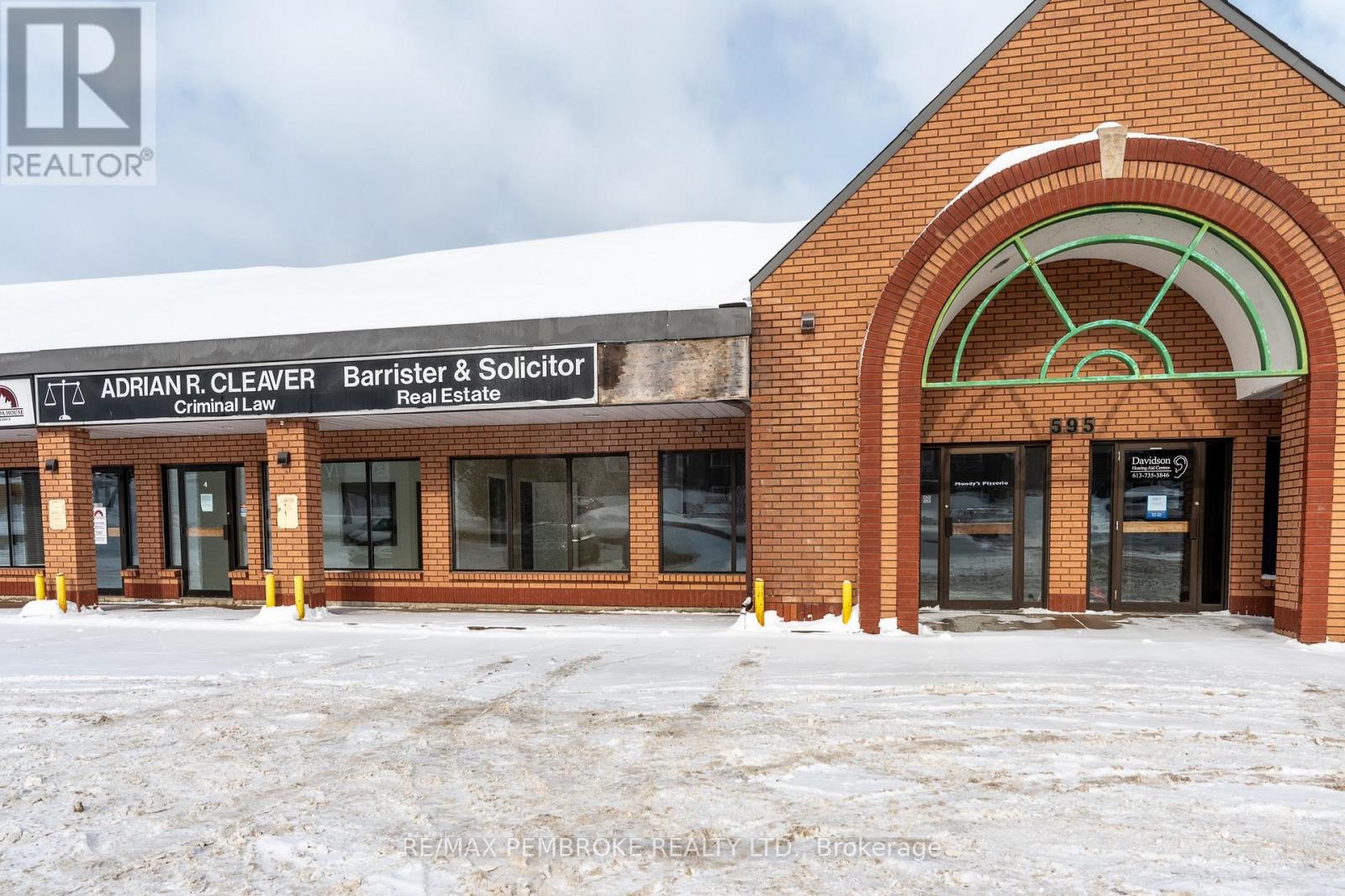 4 - 595 Pembroke Street E, Pembroke, Ontario  K8A 3L7 - Photo 11 - X12788962