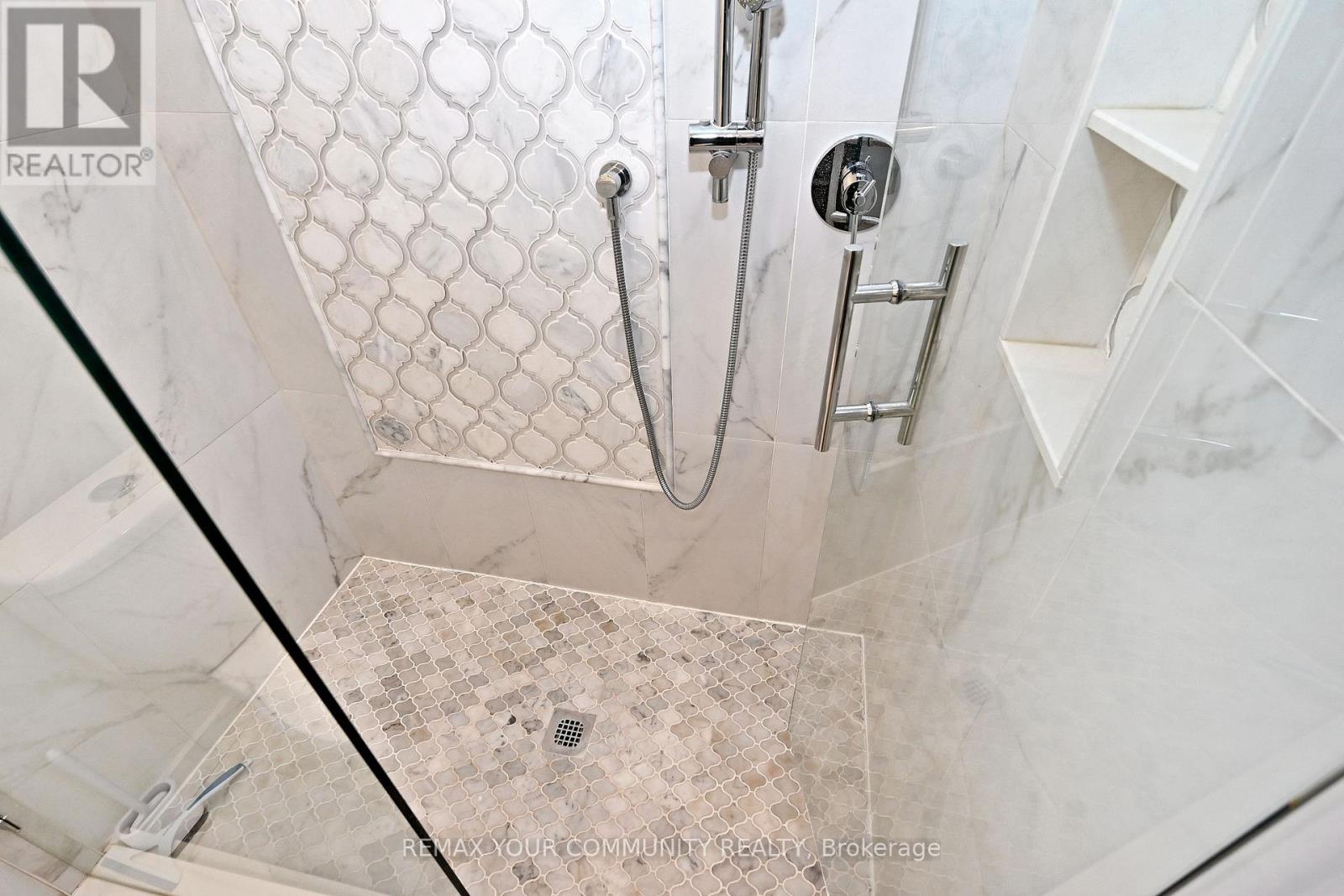 152 Vanguard Road W, Vaughan, Ontario  L4K 5G8 - Photo 33 - N12740310