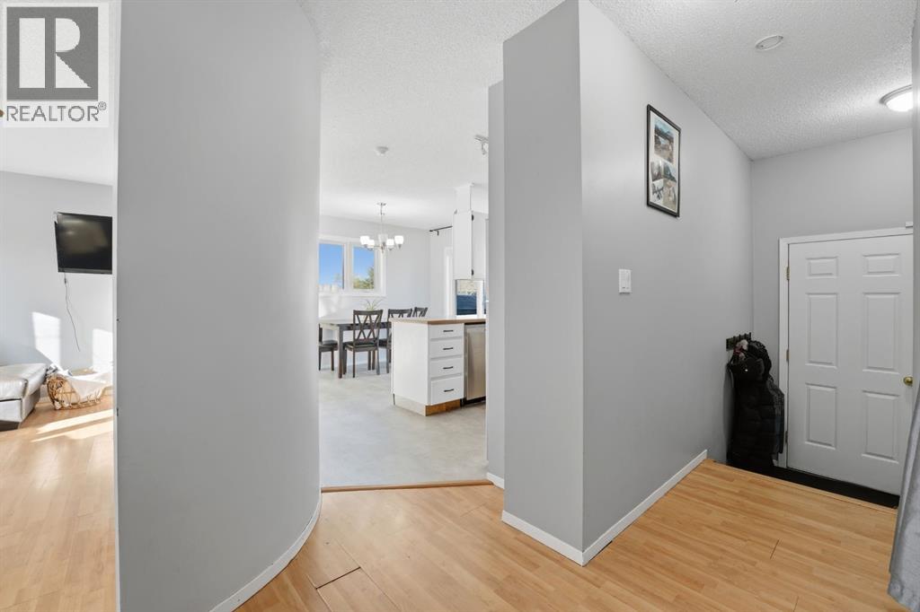 6122 38 Avenue, Stettler, Alberta  T0C 2L1 - Photo 10 - A2285028