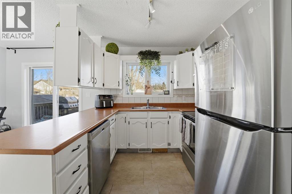 6122 38 Avenue, Stettler, Alberta  T0C 2L1 - Photo 12 - A2285028