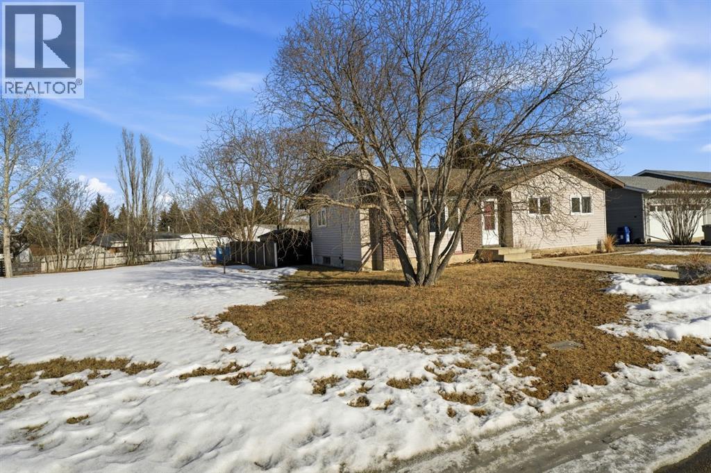 6122 38 Avenue, Stettler, Alberta  T0C 2L1 - Photo 3 - A2285028